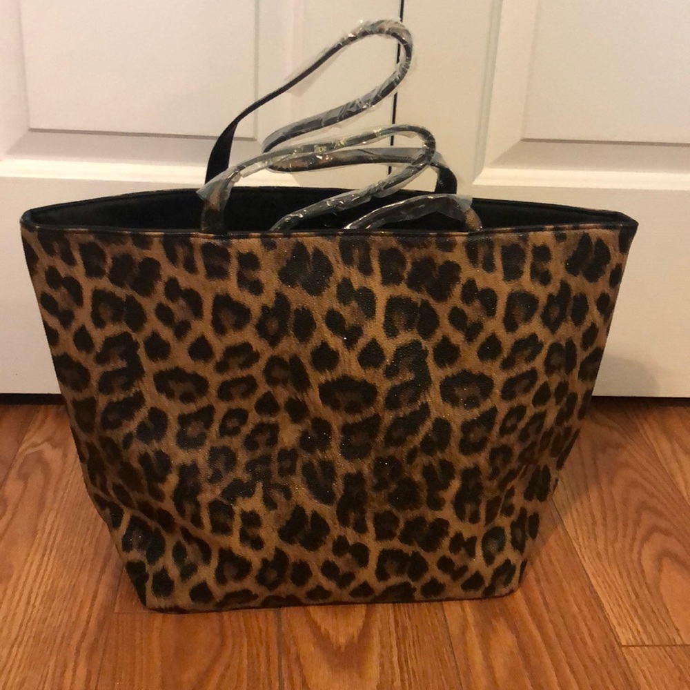 NWT OVER HALF OFF!! Chico’s Leopard Print Tote Bag